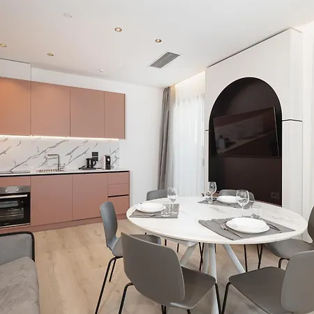 Palatium Aparthotel 4*