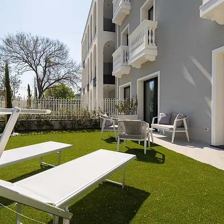 Palatium Aparthotel 4*